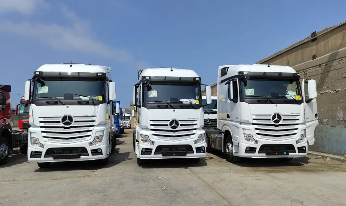 Tractos Mercedes-Benz Actros listos para su traslado rodado